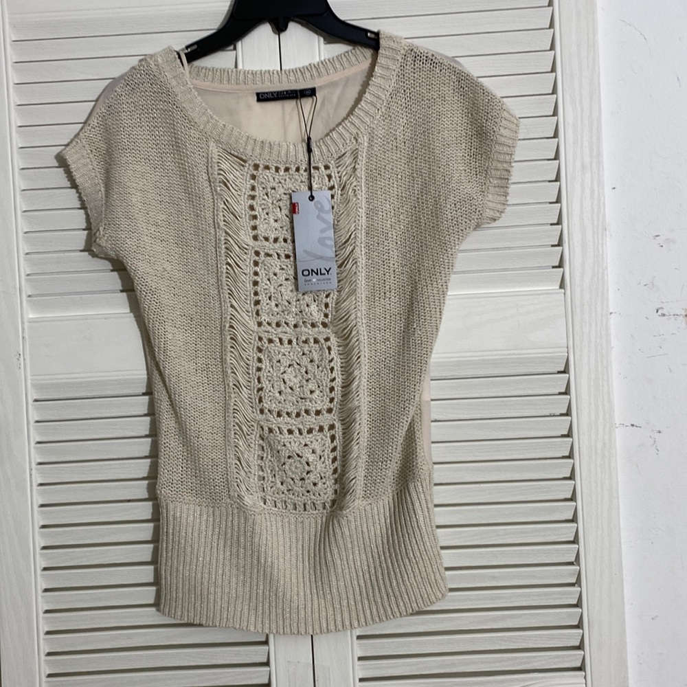 Only love connection by blouse Knit fabric size medium beige color you